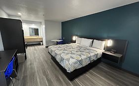 Studio 6 Bakersfield, Ca South